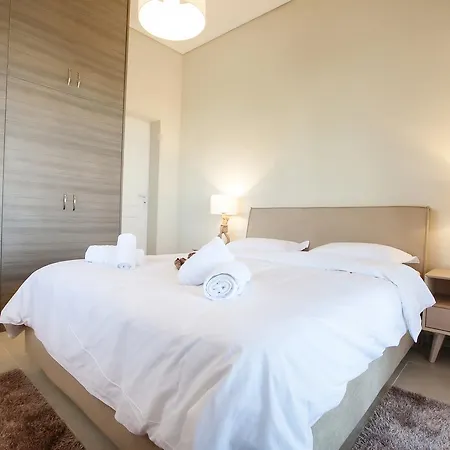Petra Thea 3 *