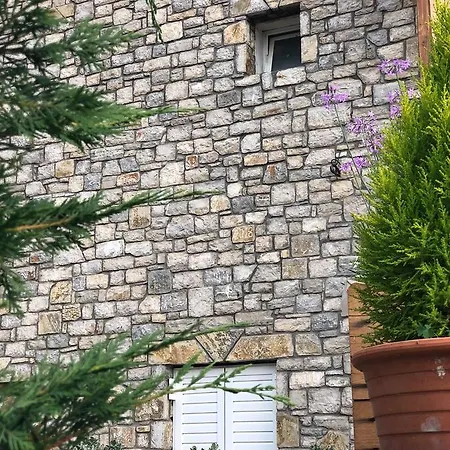 Διαμέρισμα Petra Thea 3 *